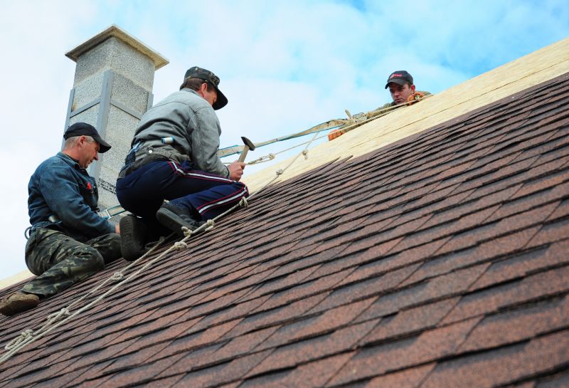 Skilled Roofing Crew